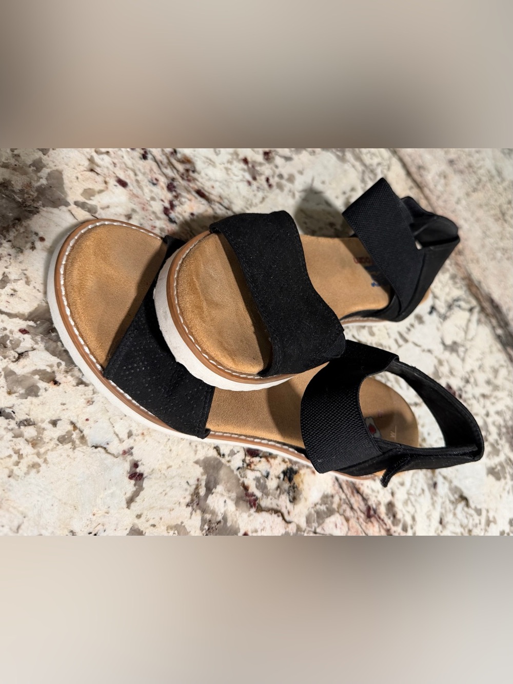 BOBS from Skechers Women’s Black Strappy Sandal Memory Foam Hook & Loop Flat 7W